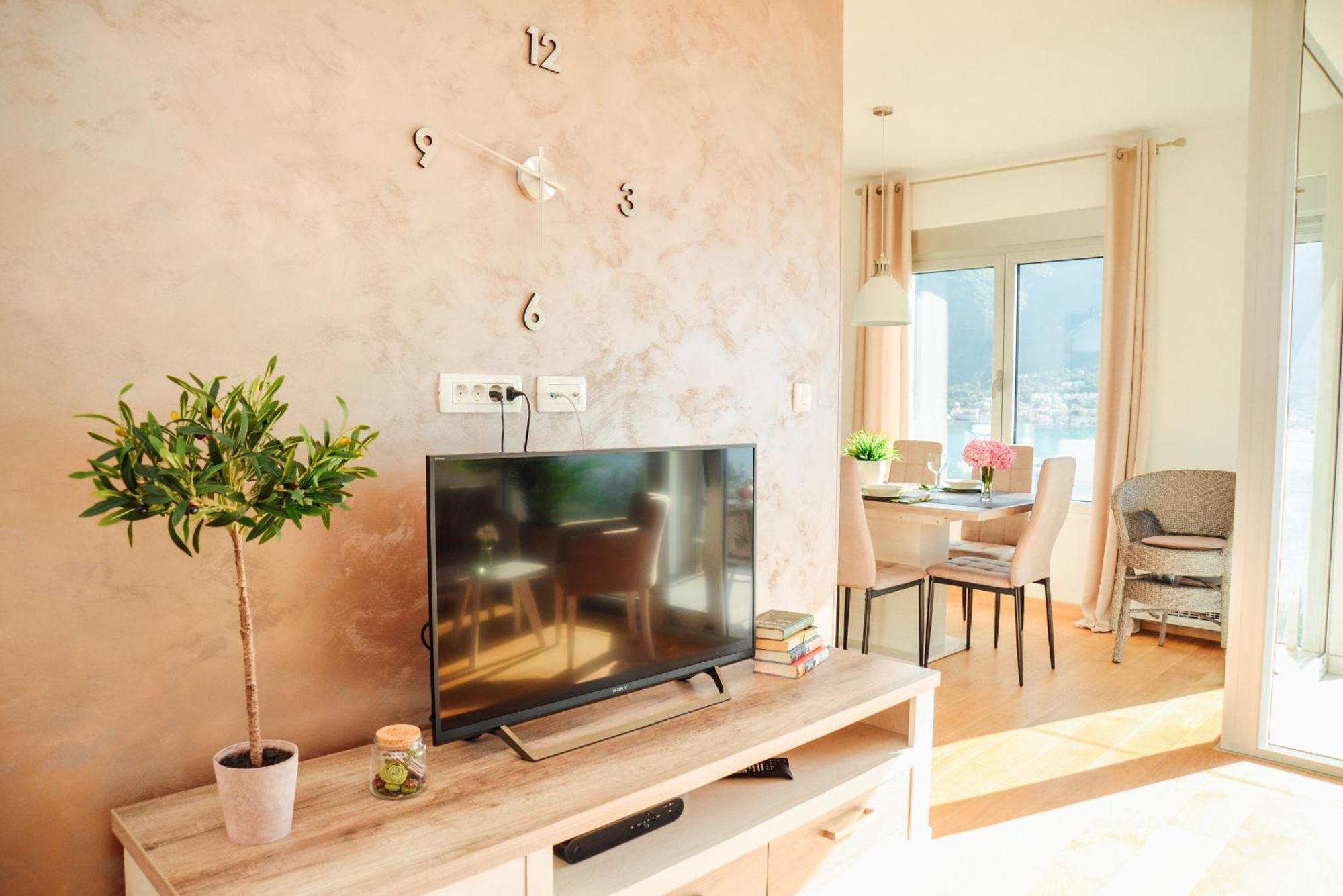 Sea View Apartment For 4 Котор Екстер'єр фото