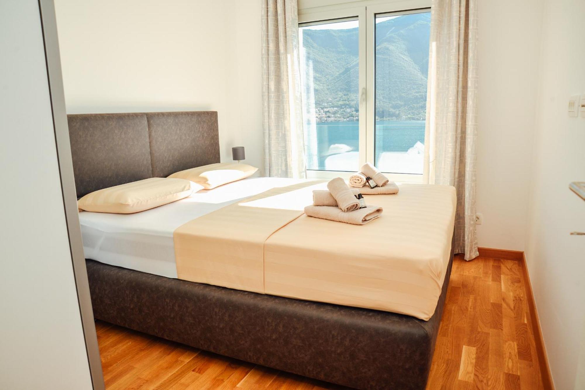 Sea View Apartment For 4 Котор Екстер'єр фото