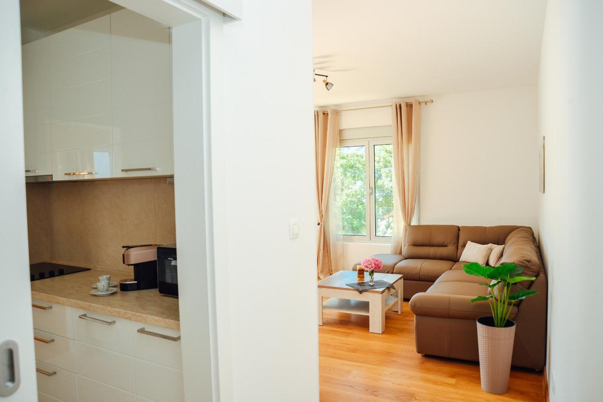 Sea View Apartment For 4 Котор Екстер'єр фото
