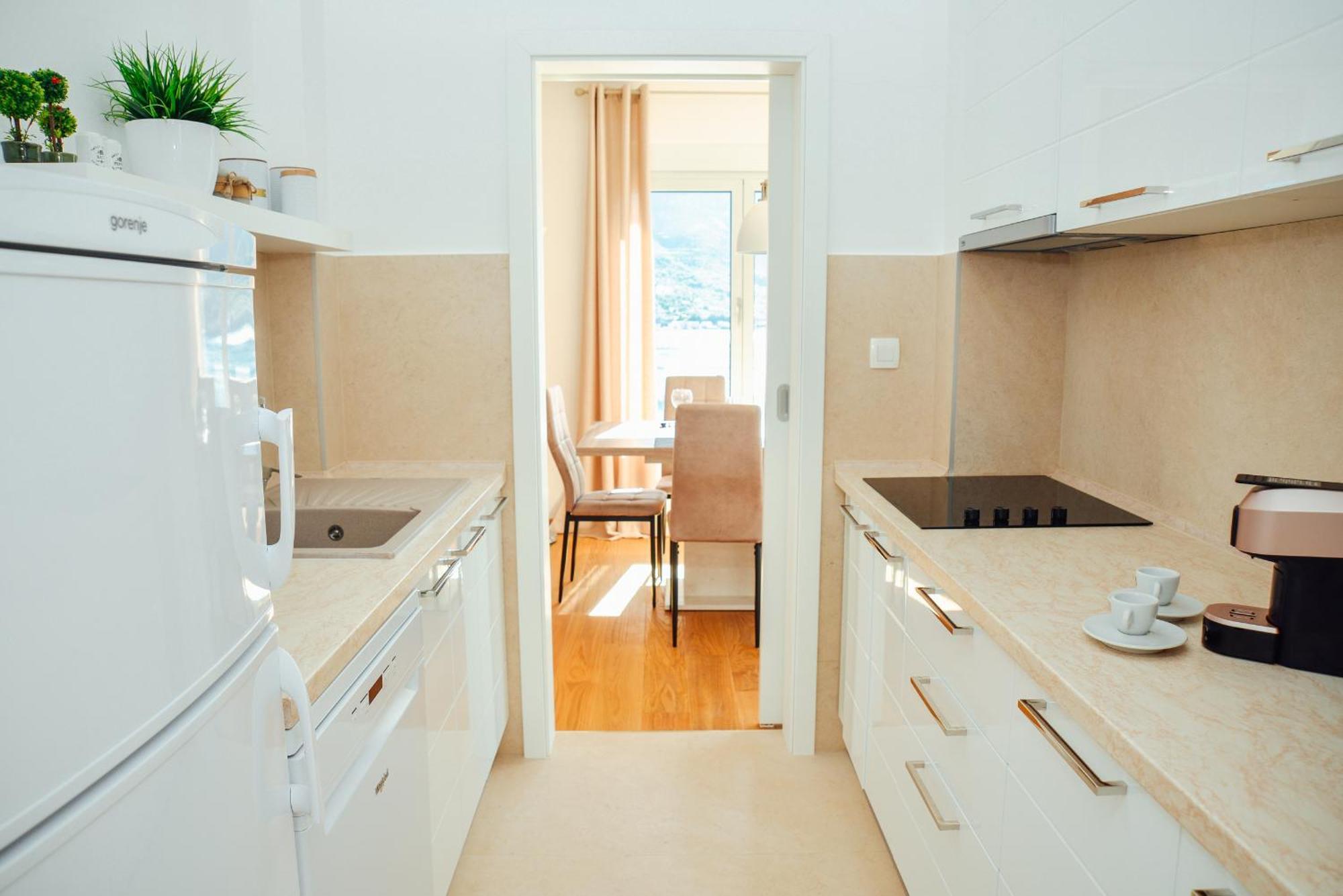 Sea View Apartment For 4 Котор Екстер'єр фото
